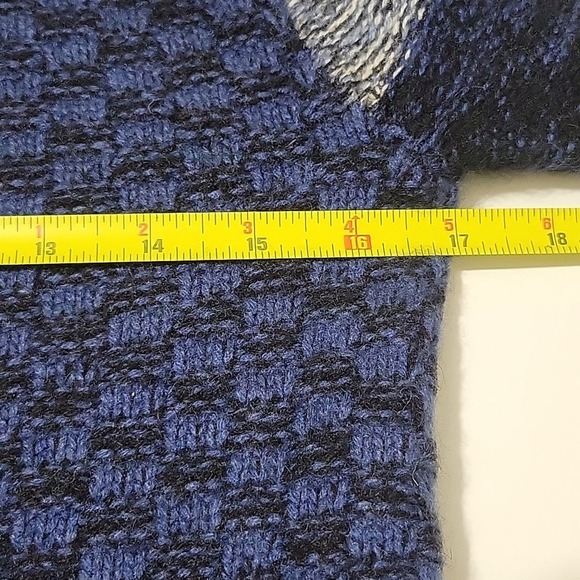 Lord & Taylor Cashmere Sweater - Picture 7 of 13